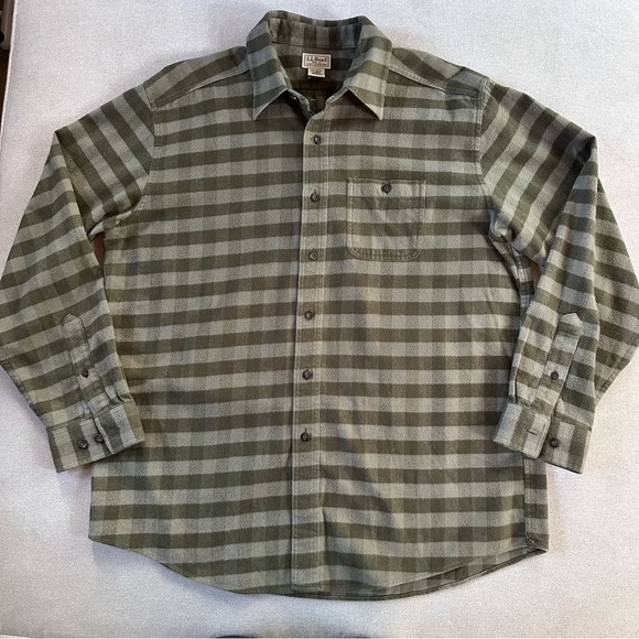 L.L. Bean Y2K Cotton Plaid Flannel Button Down Shirt. Large. Green plaid. - Picture 1 of 5